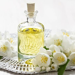 Kegunana Minyak Atsiri dari Tuberose Bunga Sedap Malam